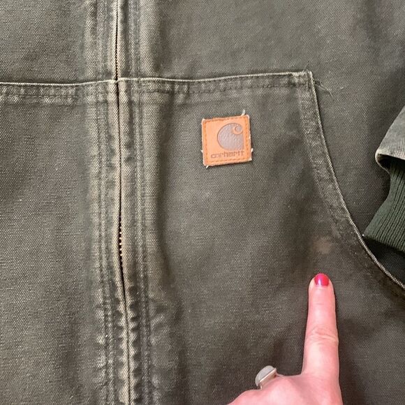 Carhartt Distressed RN#14806
J130 MOS Green Hooded Chore Workwear Coat Sz XLT - Picture 12 of 17